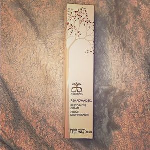 Arbonne RE9 Advanced restorative cream